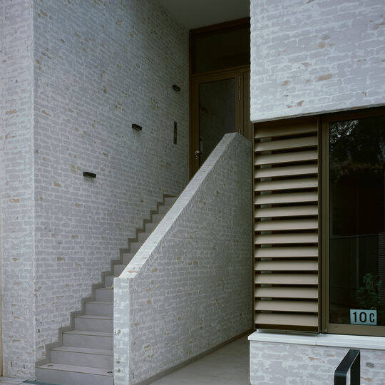 KF1587-109_10_700pixel