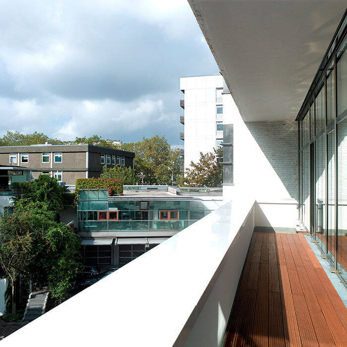 KF1587-33_10_700pixel