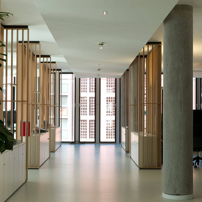 KF1588-12_10_700pixel