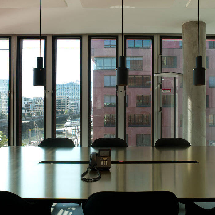 KF1588-33_15_700pixel