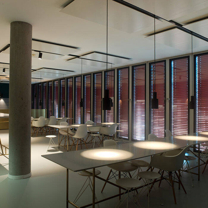 KF1588-75_10_700pixel