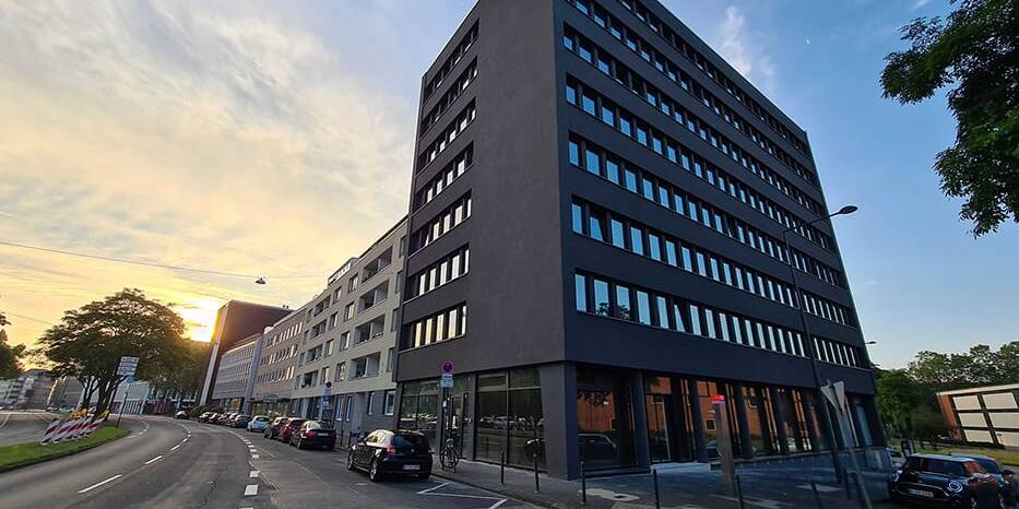 Koncept Hotel International – Exterior View (700px)
