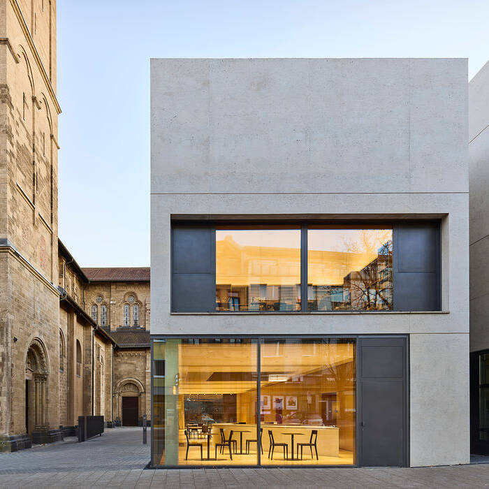 LR3112-24_15_700pixel