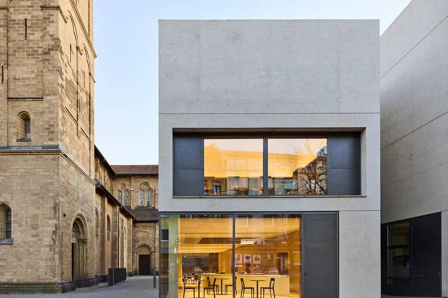 LR3112-24_15_700pixel