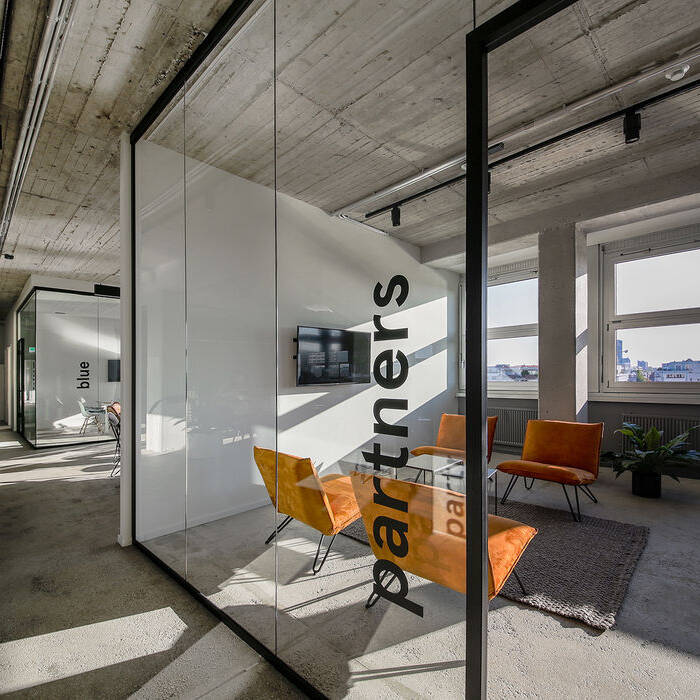 LU-T106-RCT-01_15_700pixel