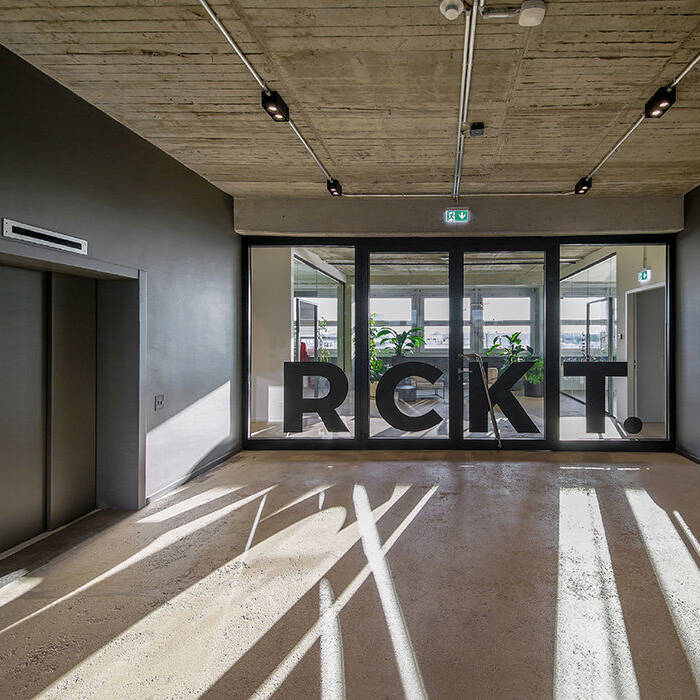 LU-T106-RCT-03_10_700pixel