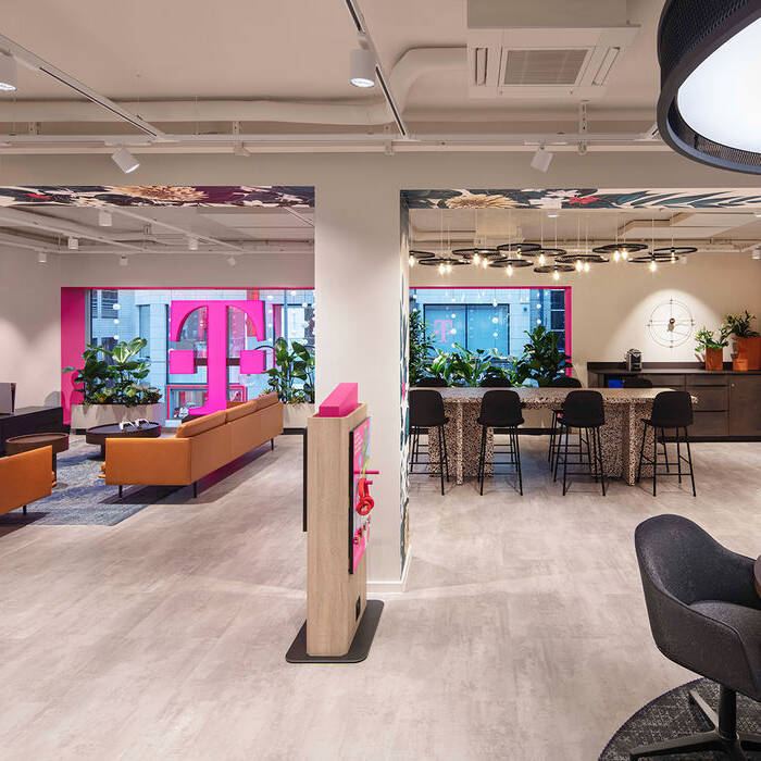 Lepel-Telekom-Flagship-Store-Ko-ln-Magenta-Loft-3_15_700pixel