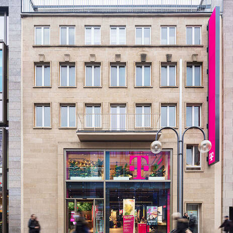 Lepel-Telekom-Flagship-Store-Ko-ln-Schildergasse_10_700pixel