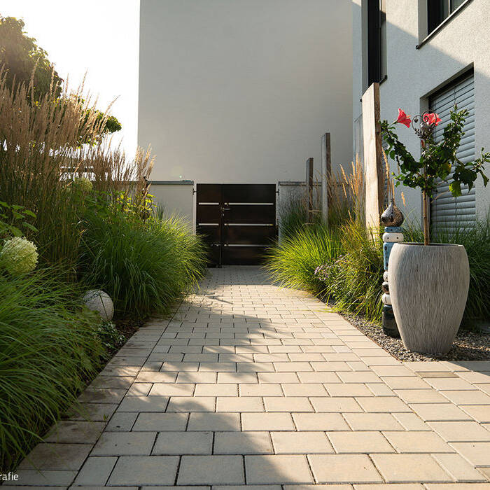 LydiaMitterhuberFotografie_GartenmitPool_Druck-39_10_700pixel