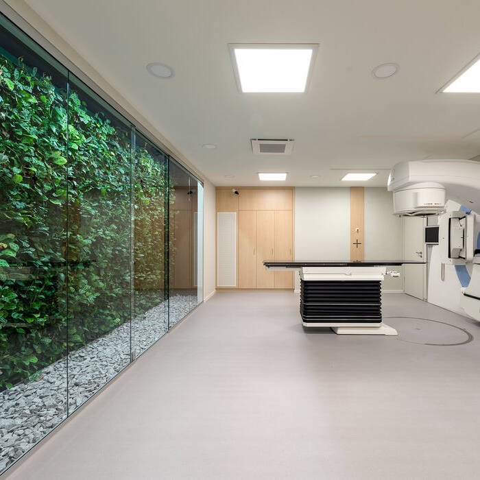 MGA136-22_19_700pixel