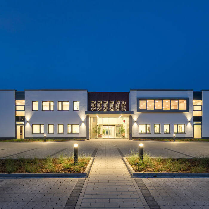 MGA136-40_19_700pixel