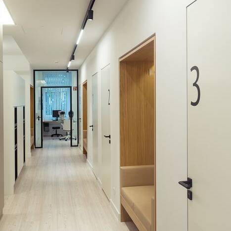 Makulazentrum_Praxis_Flur_10_700pixel