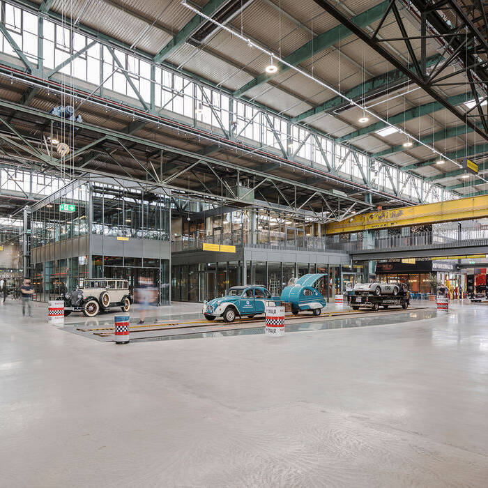 Motorworld_Muenchen_indoor2_15_700pixel