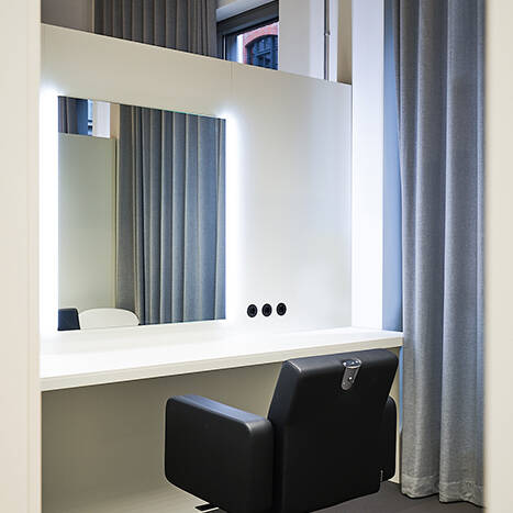 OC-Women-14_10_700pixel