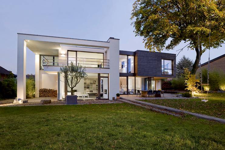 White & White – Object_EFH_heroal1red_700px