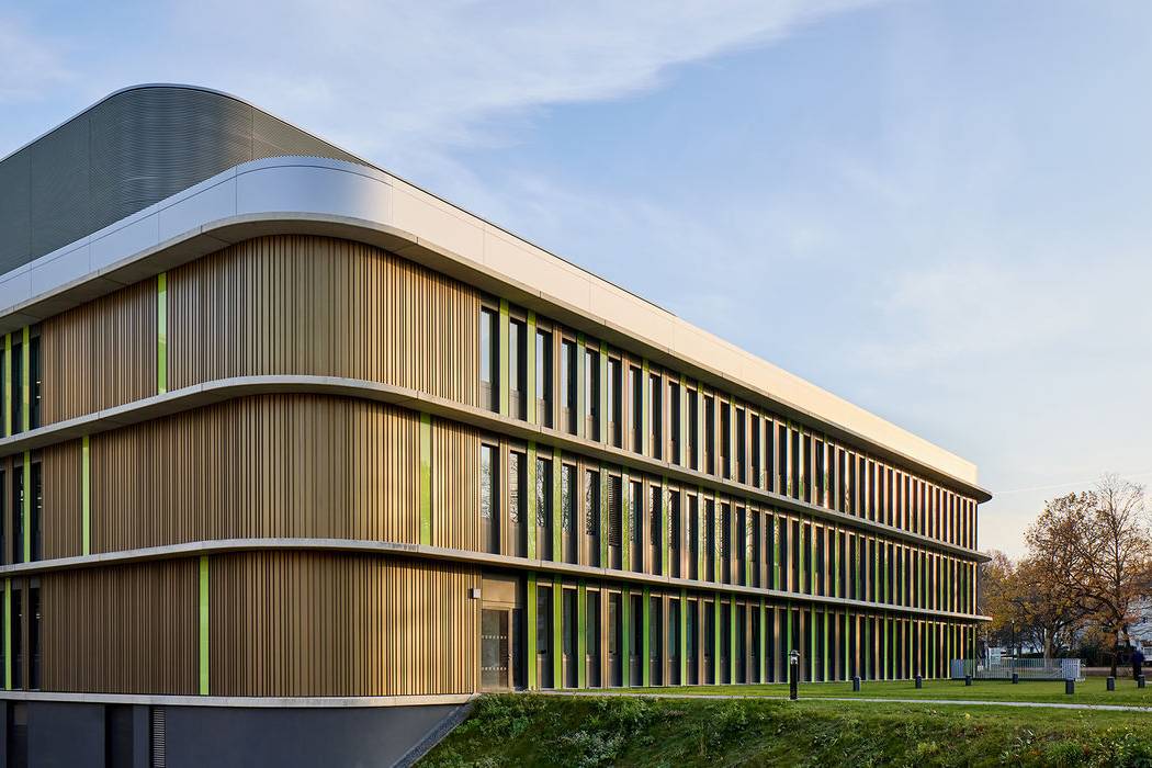 PK1026-107_19_700pixel94eJpuNl0odx9