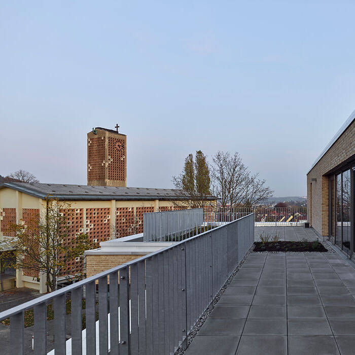 PWS_LIA_022_hr_10_700pixelxwyURWt9PCcNL