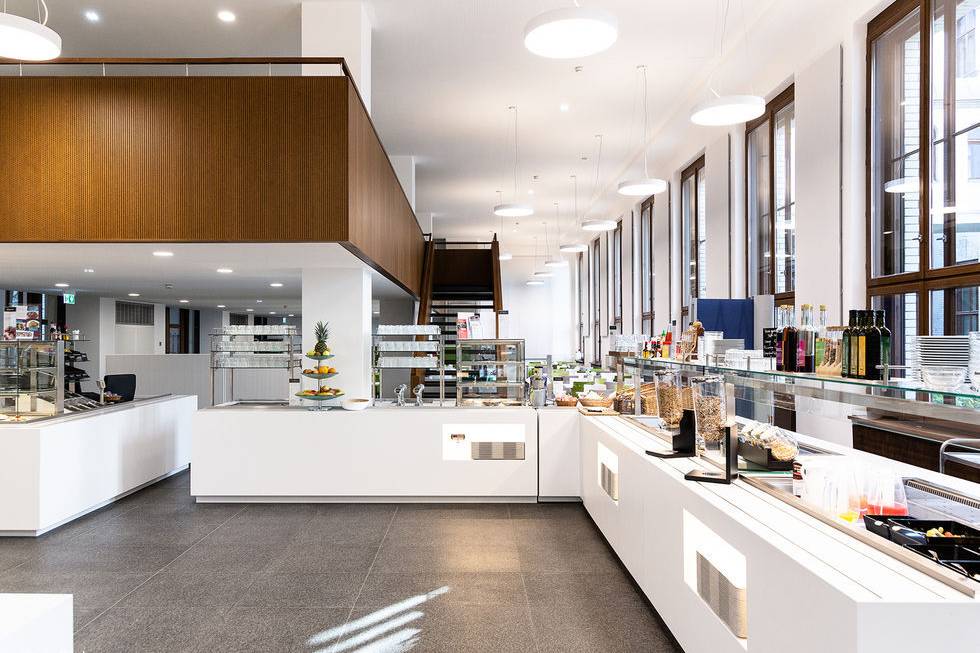 RA_KfW_Tresen_15_700pixel