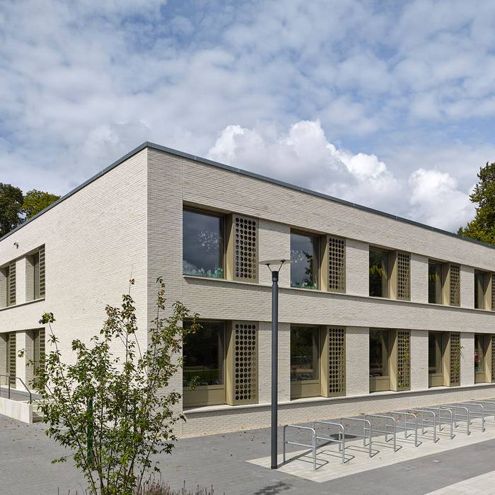 RE_SEZ_030_A4_15_700pixel