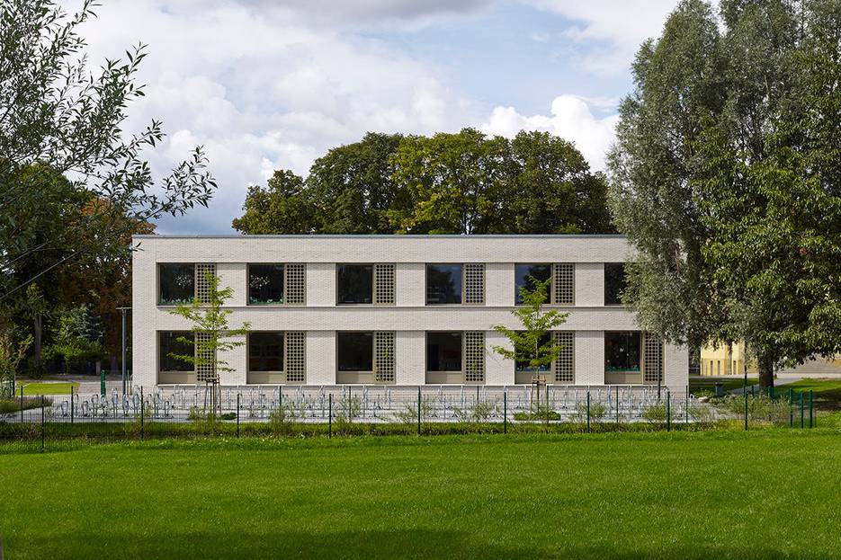 RE_SEZ_031_A4_10_700pixel