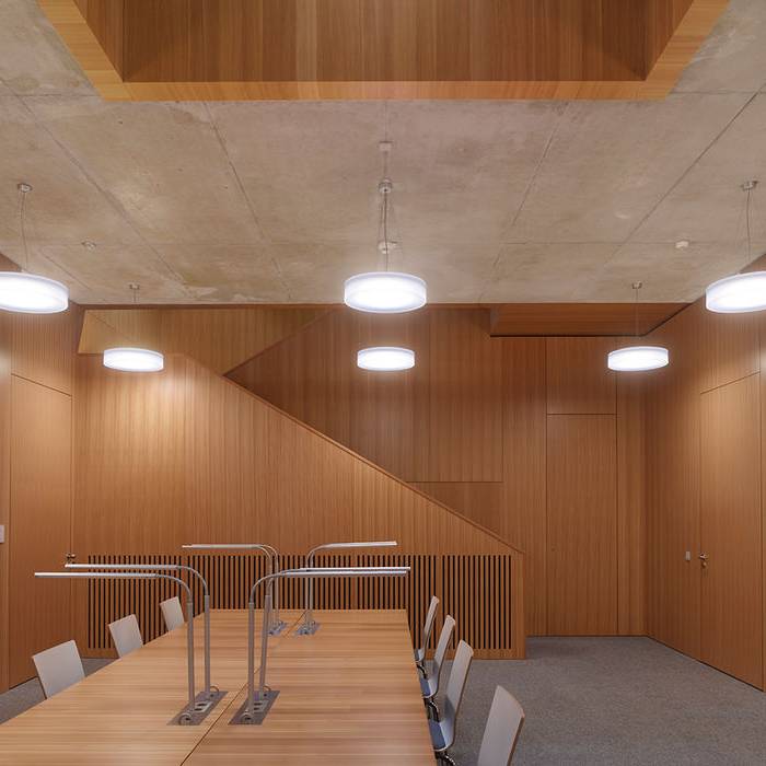 RH2738-0077_10_700pixel