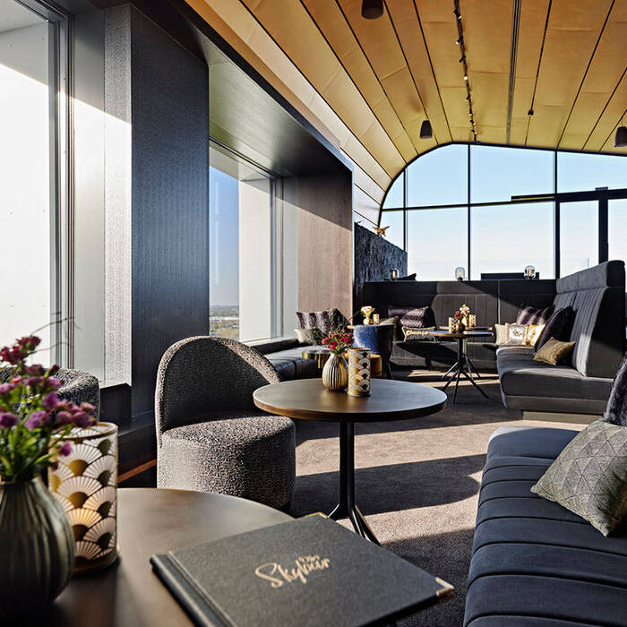 RS25220_DUSSTE_Skybar_02-scr_10_700pixel