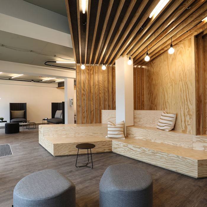 SHND0027_15_700pixel