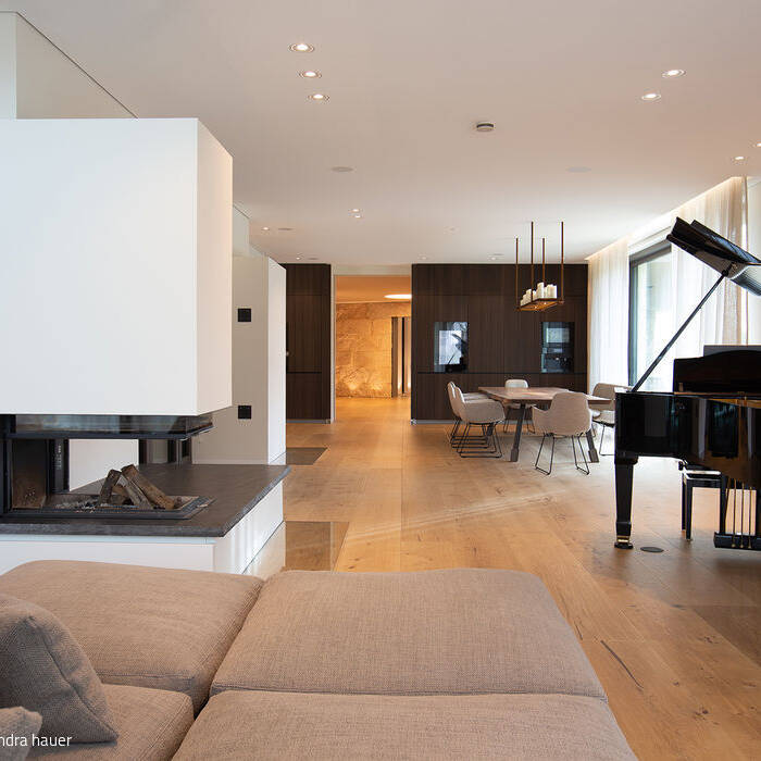 SHND0055_15_700pixel