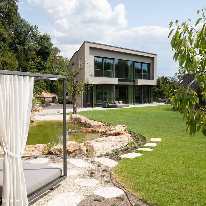 SHND0077_19_700pixel