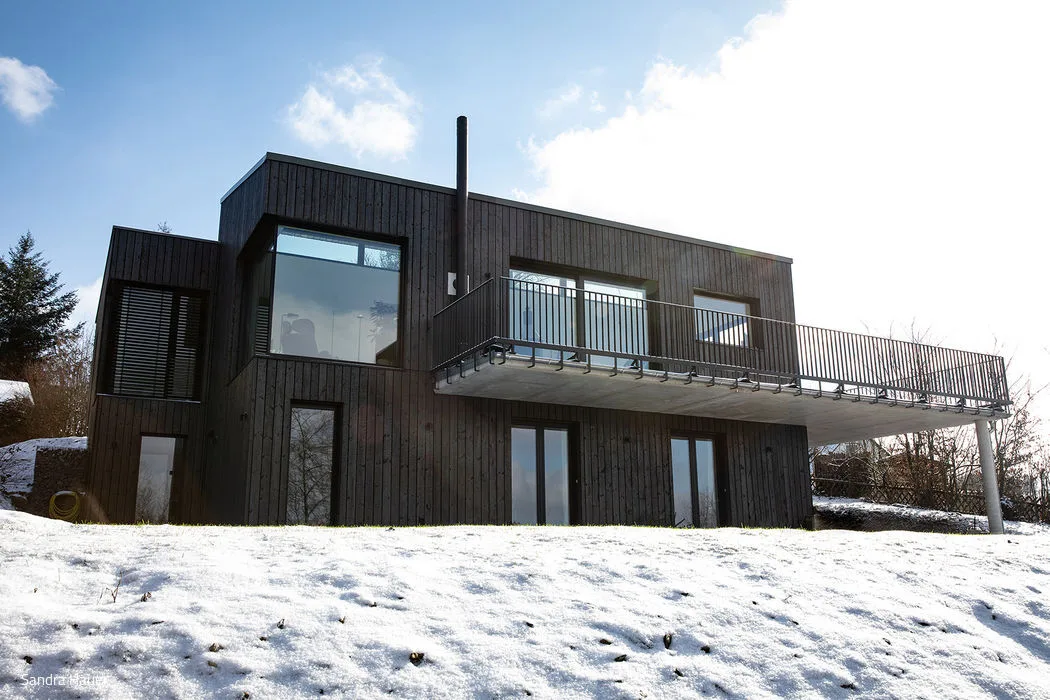 SHND0108_15_700pixel