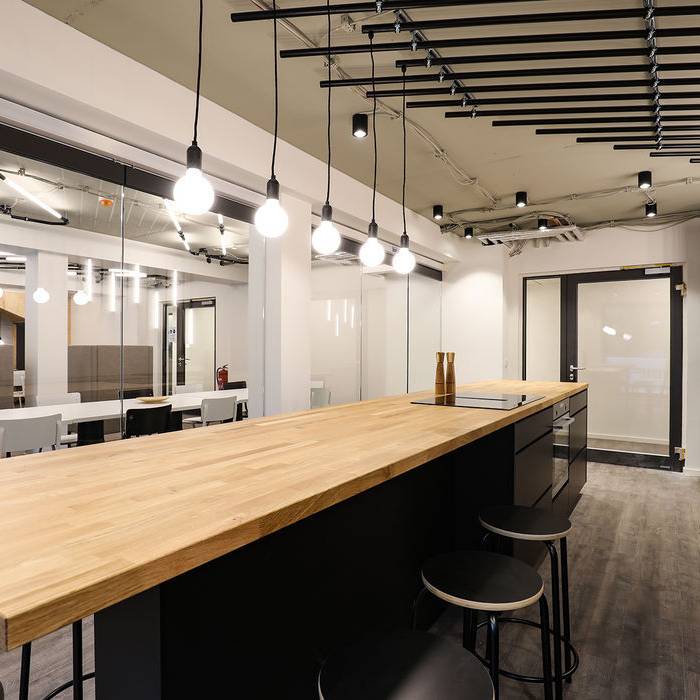 SHND0212_15_700pixel