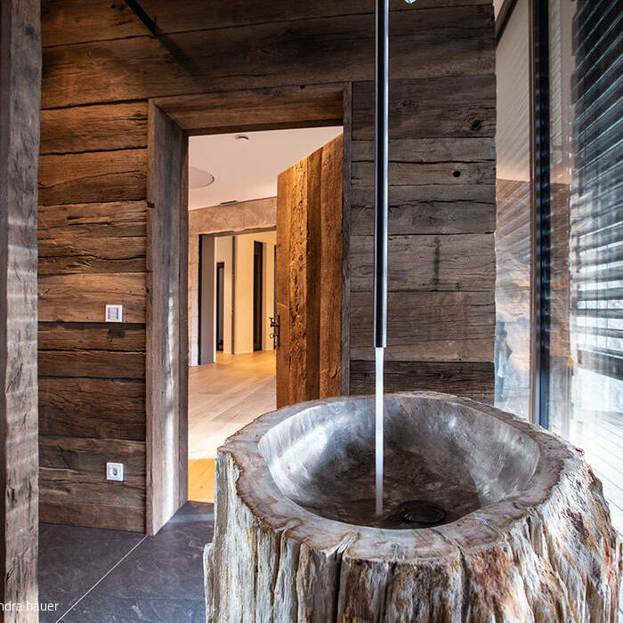 SHND0223-1-_10_700pixel