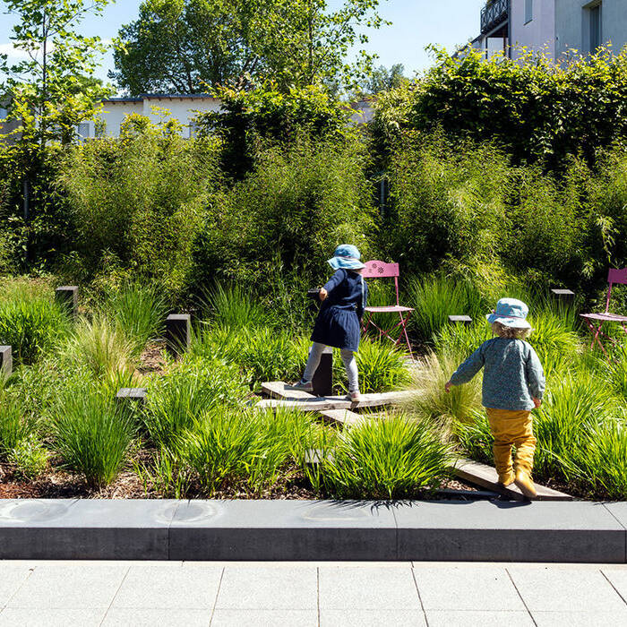 SOWATORINI-Landschaft_Feld-und-Meer_Fru-hling-Totale_19_700pixel