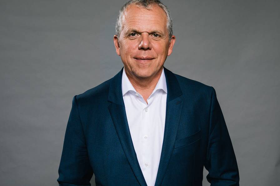 Schwitzke-Project_Bu-roaufnahme_Karl-Heinz-Schwoll_15_700pixel