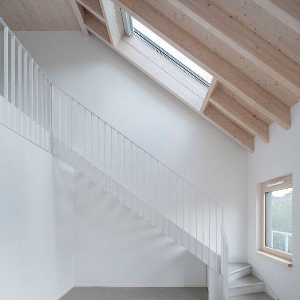 Sichtestrichboeden-Holzdecke-Fichtenholz-Eisberg-rundzwei-Architekten-Berlin-Foto-Gui-Rebelo-WHS66_096_10_700pixel