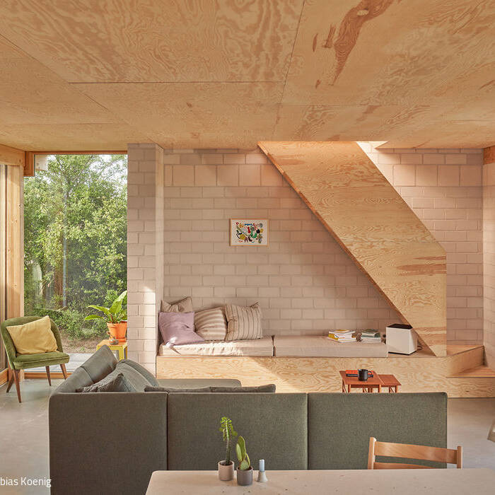 Sigurd-Larsen-Architekt-Glas-Haus-Uckermarck-design-Berlin-wood-bricks-weekendhouse_Credit-Tobias-Koenig-Michael-Romstoeck-__21_15_700pixel