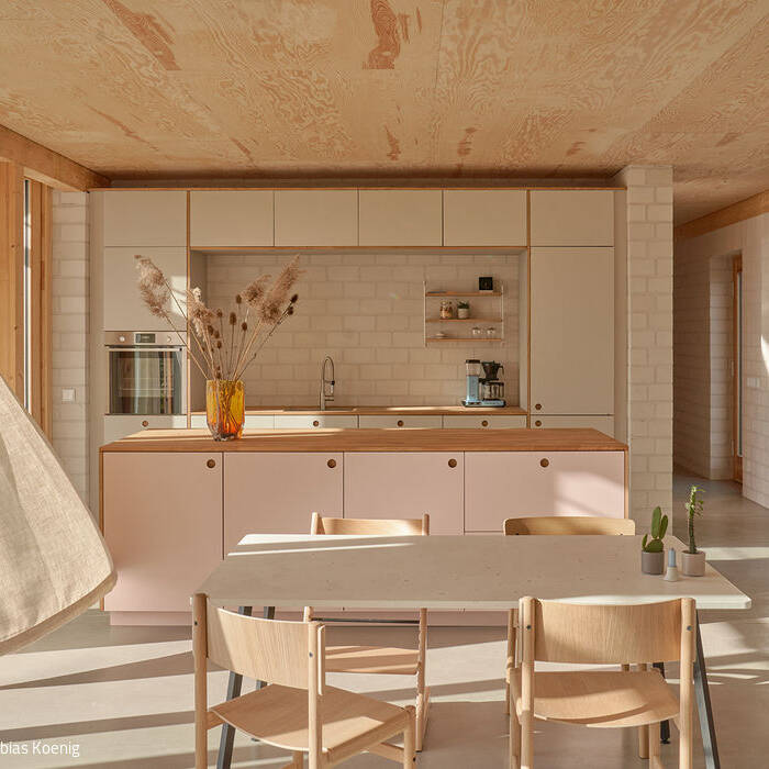 Sigurd-Larsen-Architekt-Glas-Haus-Uckermarck-design-Berlin-wood-bricks-weekendhouse_Credit-Tobias-Koenig-Michael-Romstoeck-__23_15_700pixel