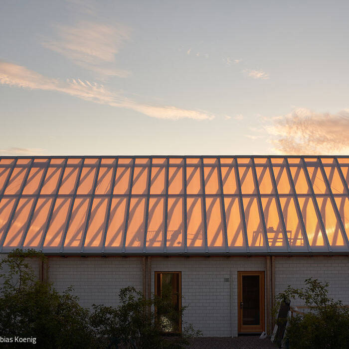 Sigurd-Larsen-Architekt-Glas-Haus-Uckermarck-design-Berlin-wood-bricks-weekendhouse_Credit-Tobias-Koenig-Michael-Romstoeck-__44_700pixel