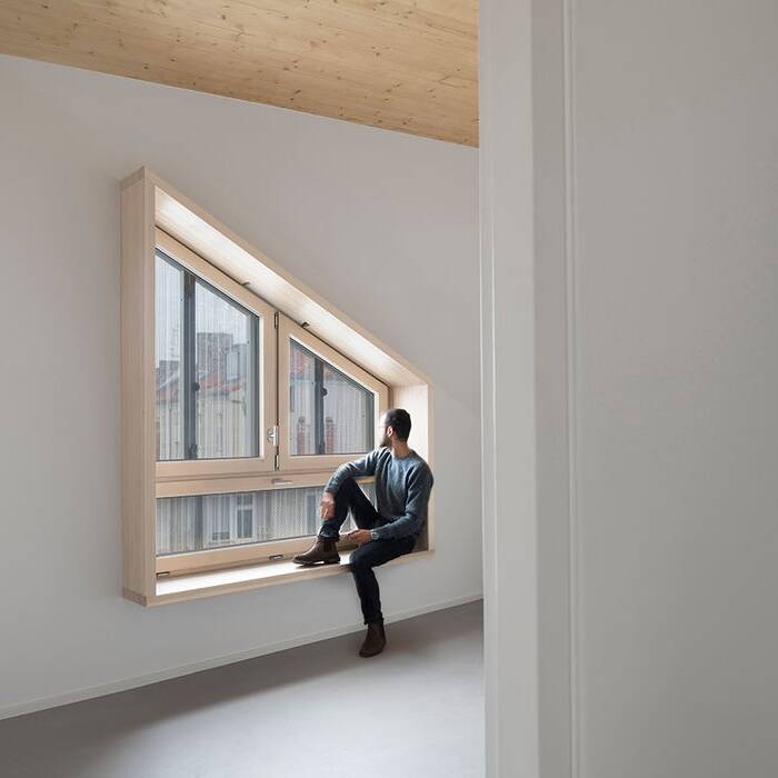 Sitzfenster-Holz-Wohnhaus-Eisberg-rundzwei-Architekten-Berlin-Foto-Gui-Rebelo-WHS66_191_10_700pixel