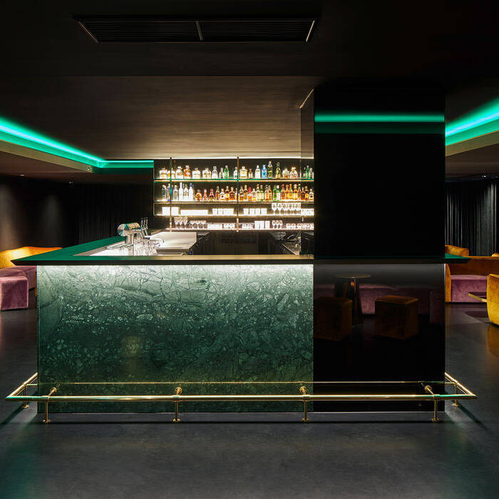 TL_NYBar_004-_19_700pixel