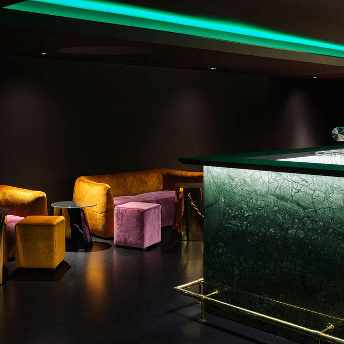 TL_NYBar_013-_15_700pixel