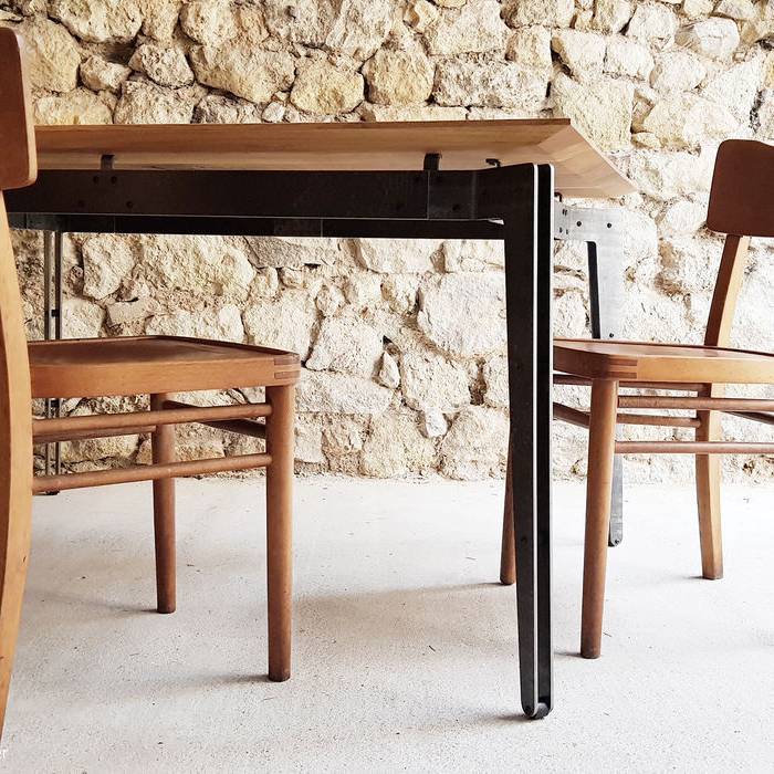 TischmitStu-hlen_2_15_700pixel