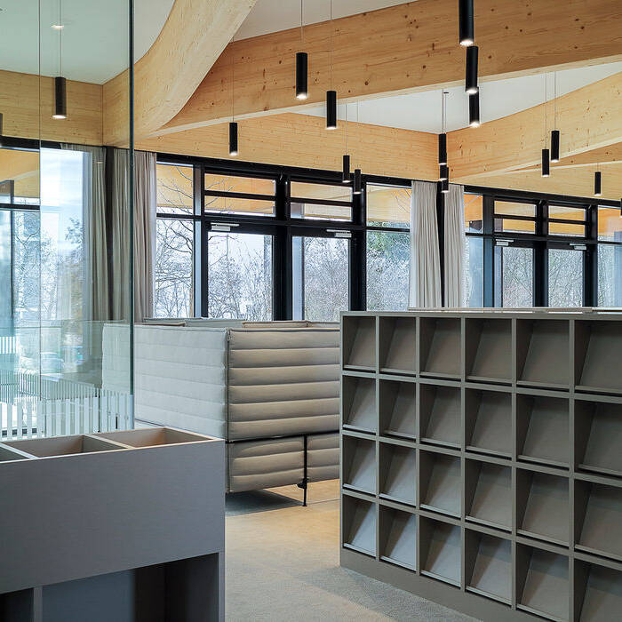 UN0611D-GNUE_Bibliothek_3318_15_700pixel