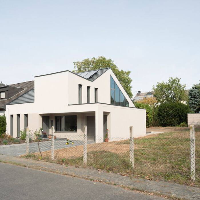 VEF_0869_f_19_700pixel