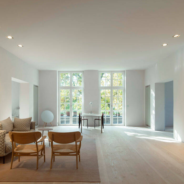 VEF_1073_f_42_700pixel