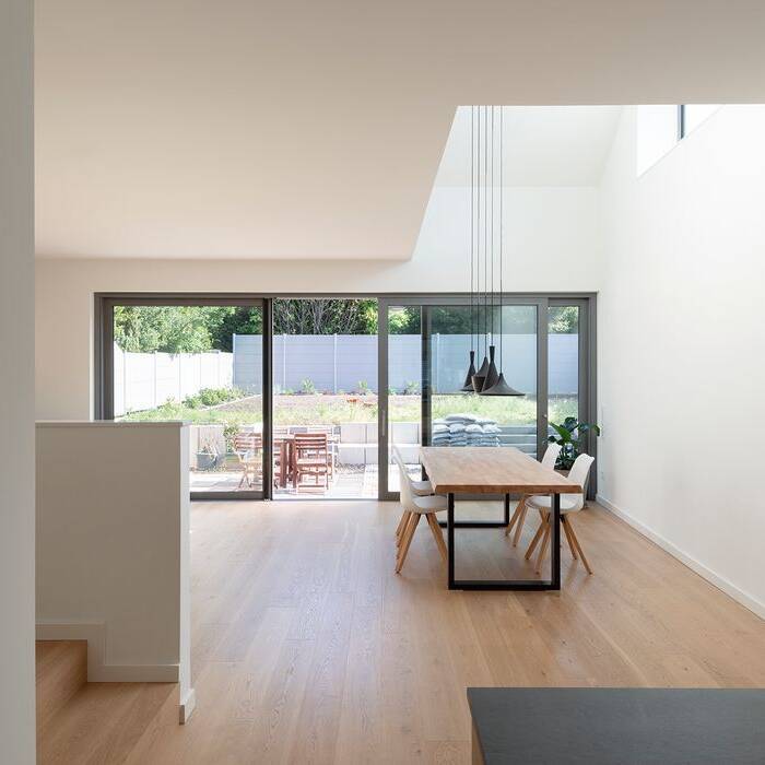 VEF_8741_f_15_700pixel