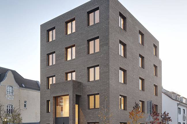 W141-036_21_b_700pixel