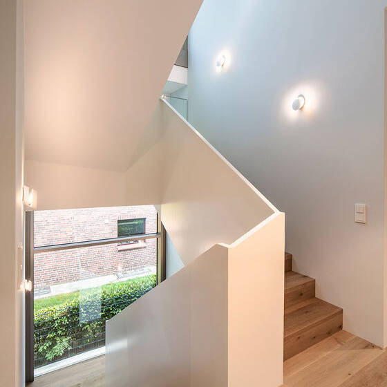 W1908P7986_10_700pixel