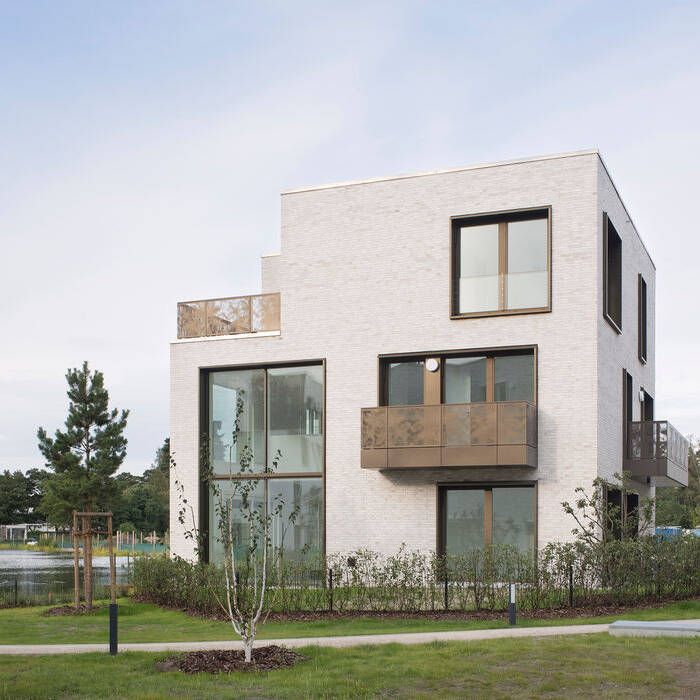 WH1547-2211_19_700pixel