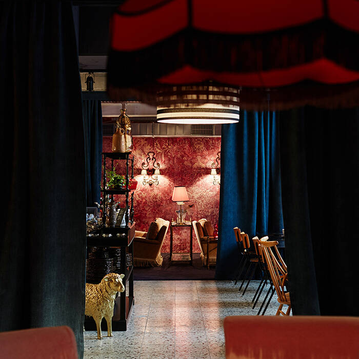 WP0307_Hotel_Friends_200_10_700pixel